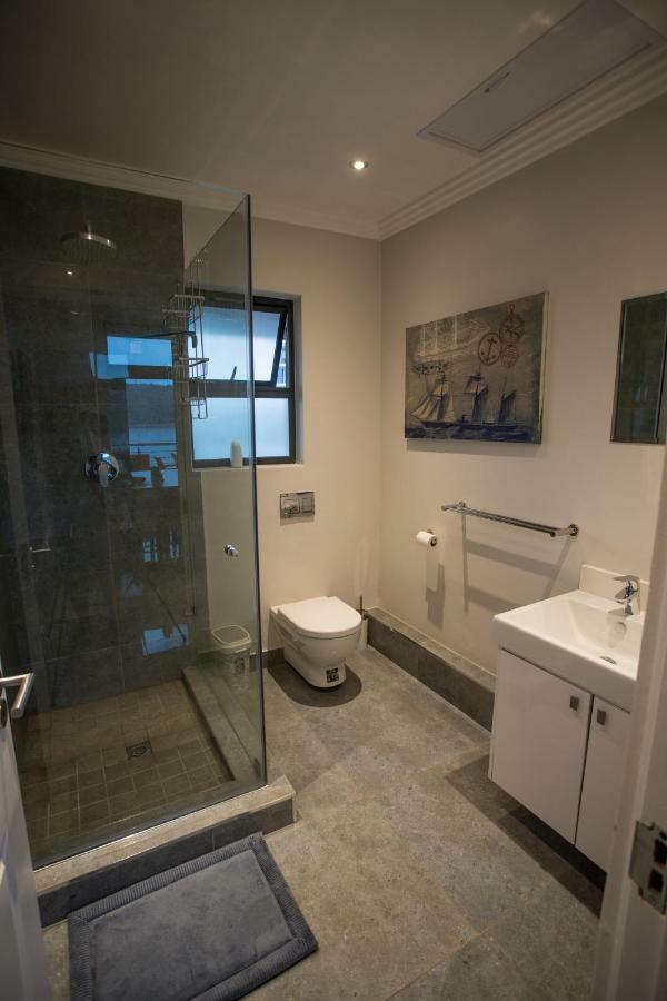Apartment At The Point - Penthouse Plush Perfection *